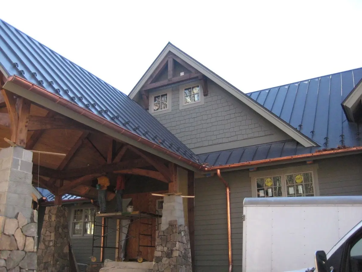 Craftsman Roofing team delivering quality roofing work in Oak Ridge